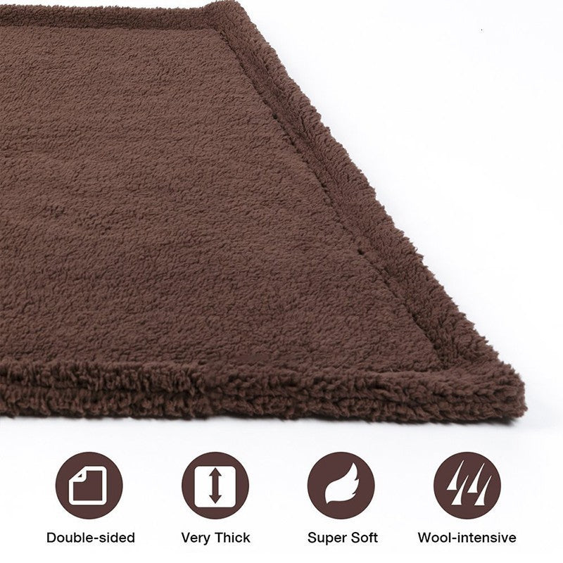 Plush pet blanket soft cozy blanket for dogs and cats